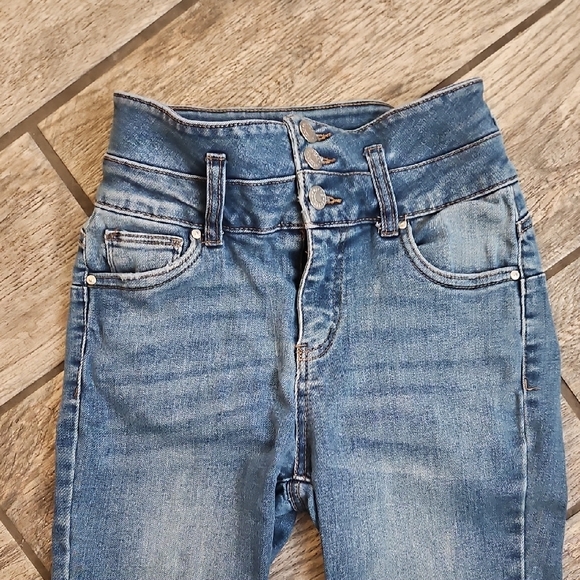 Refuge High Rise Distressed Blue Jeans - Picture 3 of 4